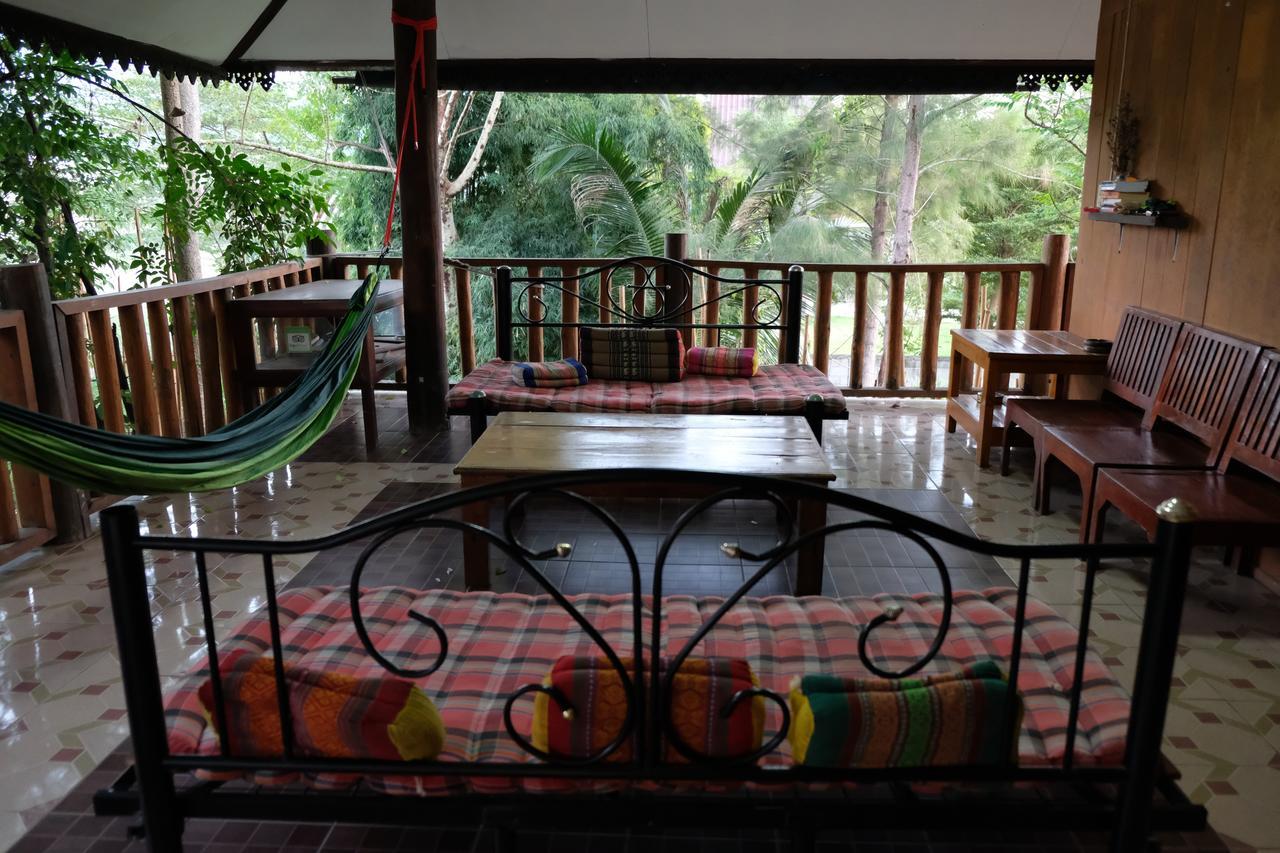 Happy House Backpackers Hostel ปาย ภายนอก รูปภาพ
