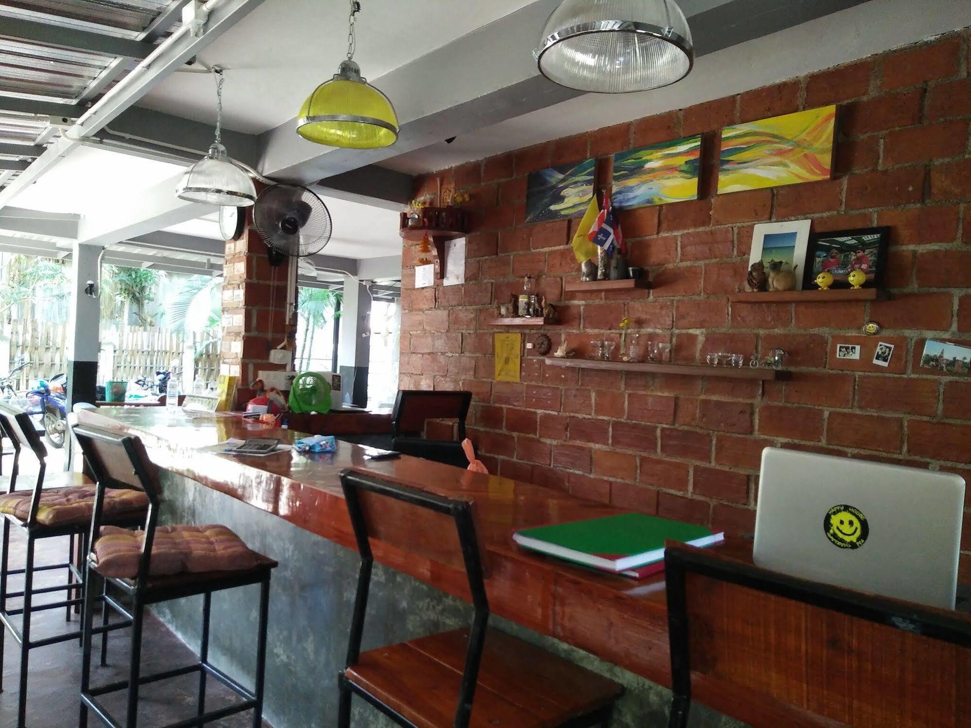Happy House Backpackers Hostel ปาย ภายนอก รูปภาพ